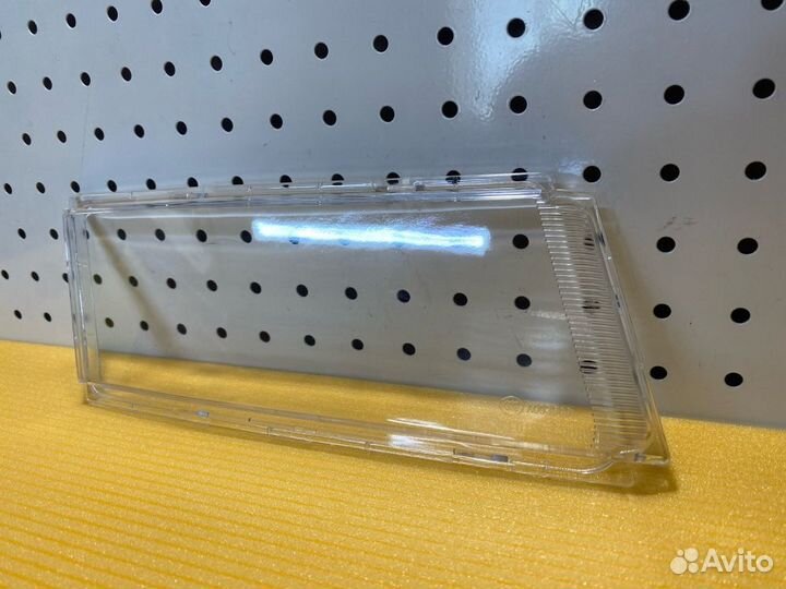 Стекло фары противотуманной правое Scania P R G 6