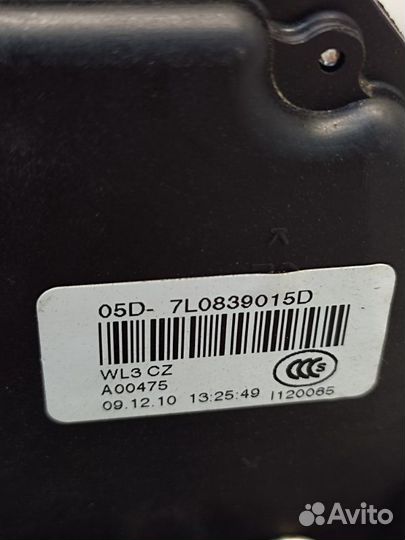 Замок боковой двери задний левый Skoda Octavia A5