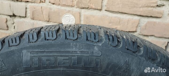 Pirelli Winter Carving Edge 215/55 R17