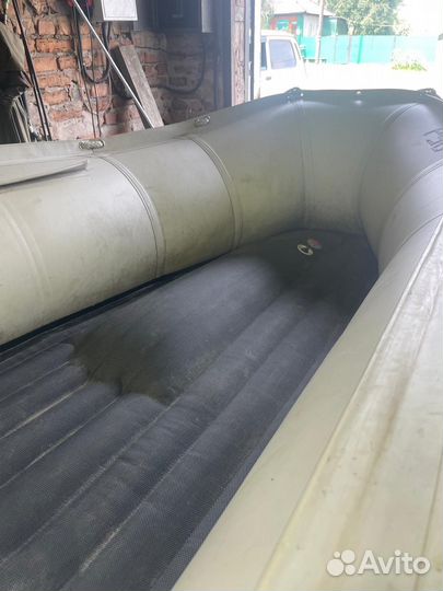 Лодка Solar 400