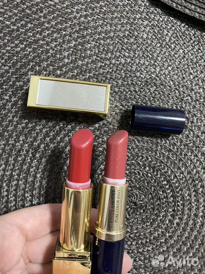Помада Estee lauder