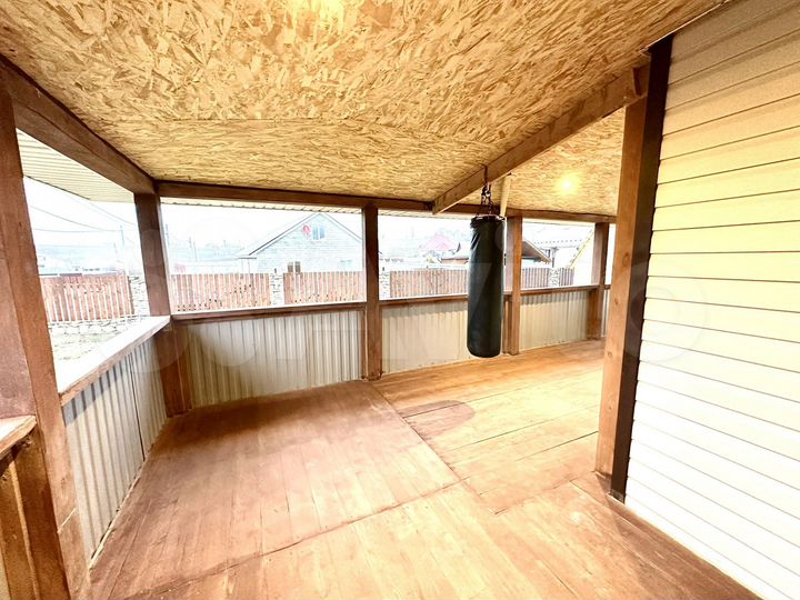 Дом 174,7 м² на участке 8 сот.