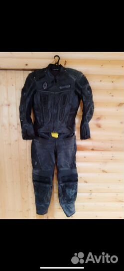 Мотокостюм