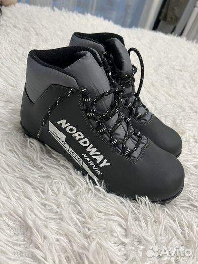 Лыжные ботинки