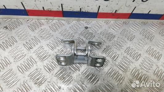 Петля передняя левая toyota RAV 4 ZCA2 (DBR04EW01)