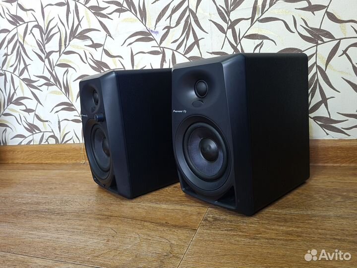 Студийные мониторы Pioneer DJ DM - 40