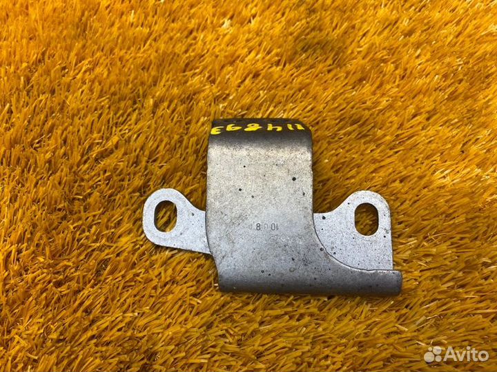 Кронштейн впускного коллектора Mercedes-Benz