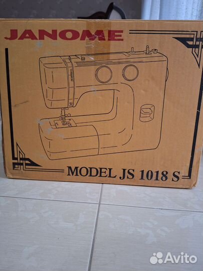 Швейная машина Janome