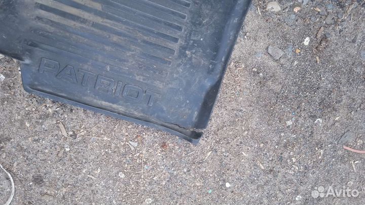 Автомобильные коврики резиновые УАЗ Патриот
