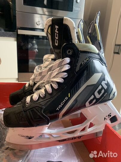 Коньки хоккейные CCM 43 размер