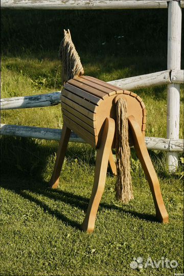 Деревянная лошадка ребенку 9 лет