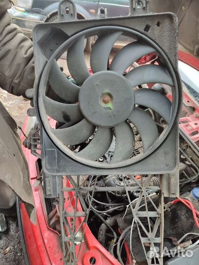 Диффузор радиатора Fiat Punto 2