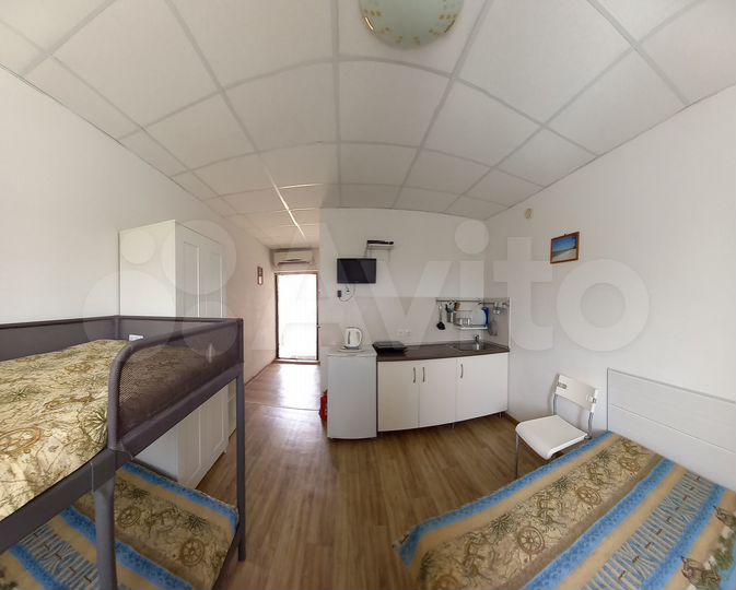 Комната 20 м² в 8-к., 1/2 эт.