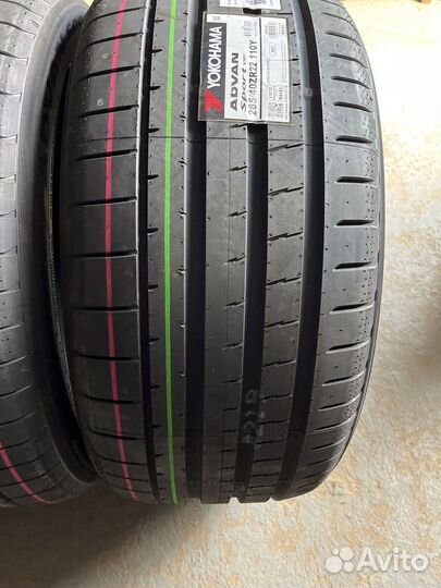 Yokohama Advan Sport V107C 285/40 R22 110Y