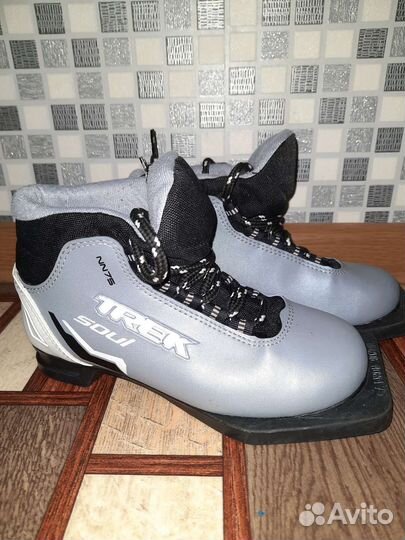 Лыжные ботинки