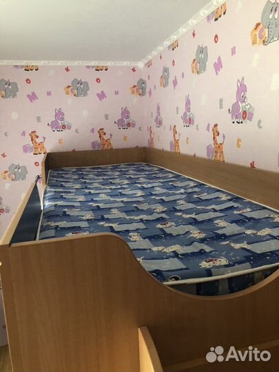 Двухьярусная кровать