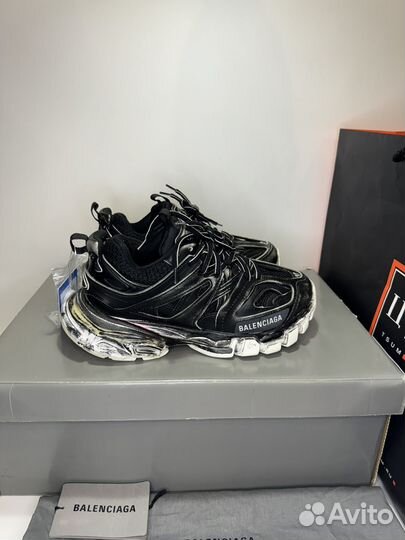 Balenciaga track оригинал