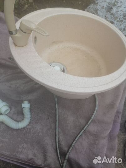 Раковина из искусственного камня