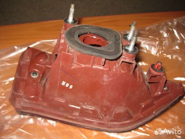 Фонарь задний внутренний правый Infiniti QX70 (S51