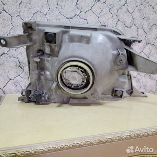 Фары на Land Cruiser Prado