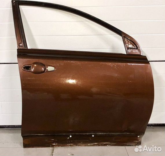 Дверь передняя правая Toyota Rav4