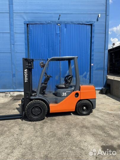 Вилочный погрузчик Toyota 8FD35N, 2008