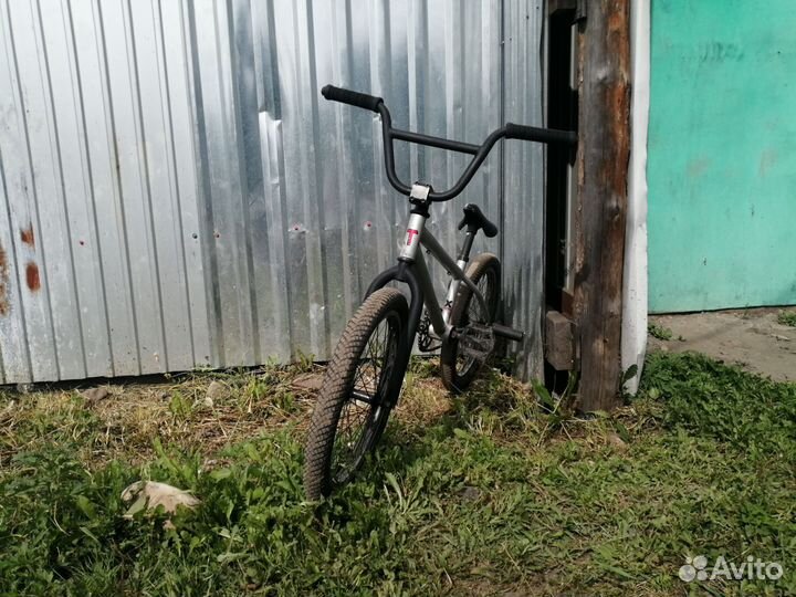 Трюковой велосипед bmx tech team