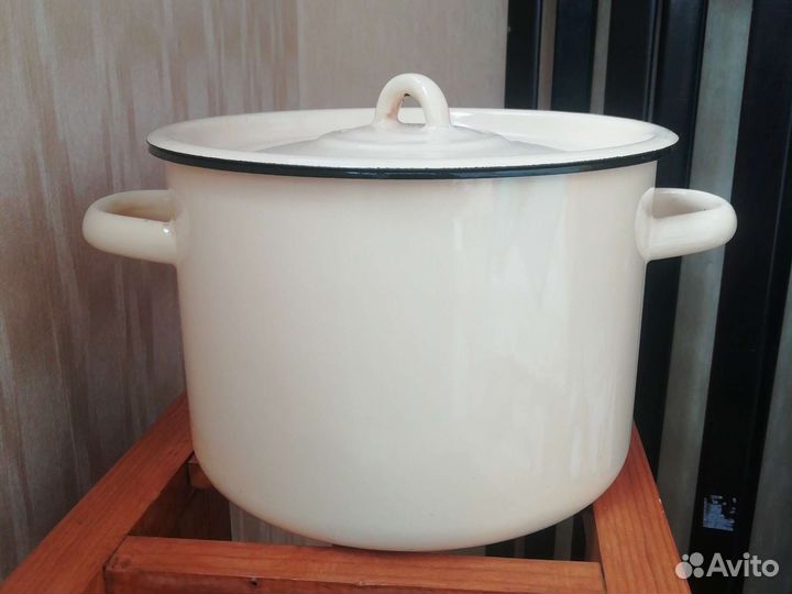 Кастрюля эмалированная