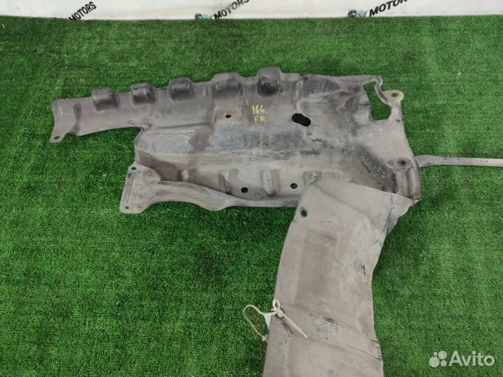 Защита двигателя передняя правая Toyota Noah AZR65