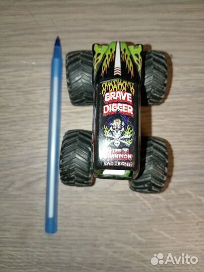 Машинка монстр трак