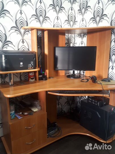 Компьютер в сборе + принтер+Стол