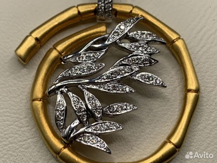 Золотая подвеска с бриллиантами
