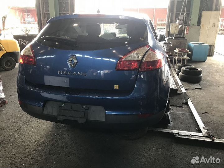Подкрылок Renault Megane iii BZ1P передний