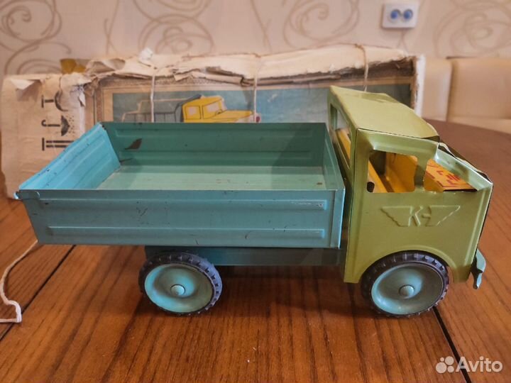 Красная Этна Грузовик