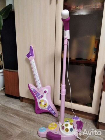 Игрушечная гитара с микрофоном