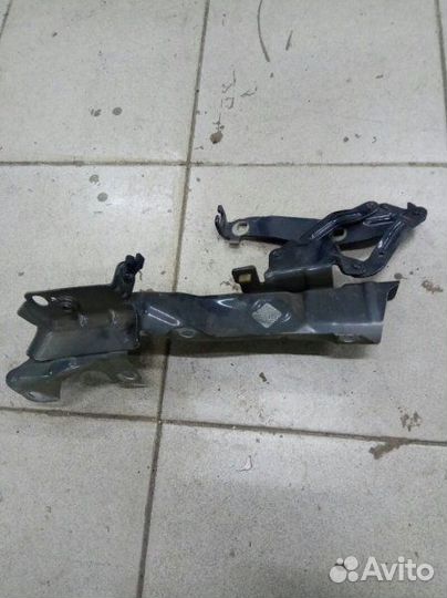 Петля капота передняя правая Renault Scenic 2 K4M