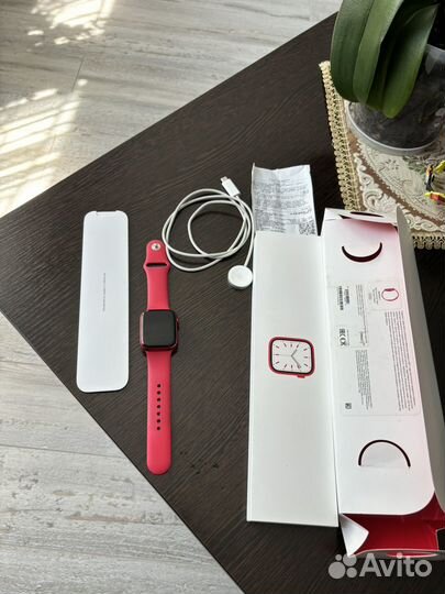 Часы apple watch 7 45 mm red