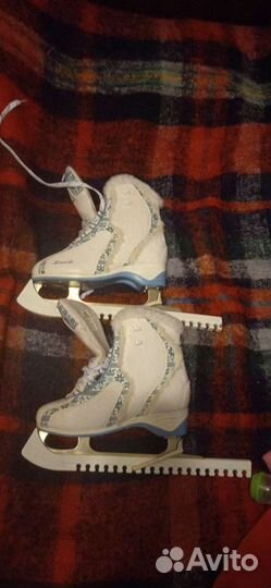 Женские фигурные коньки размер 37