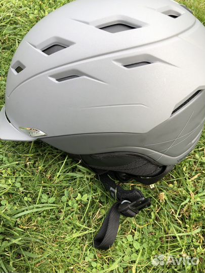 Шлем горнолыжный и очки