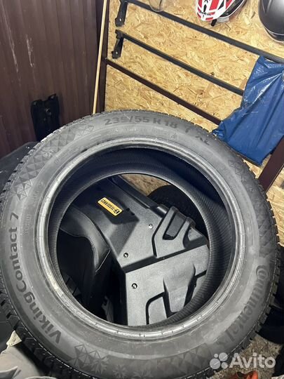 Continental ContiVikingContact 7 235/55 R18