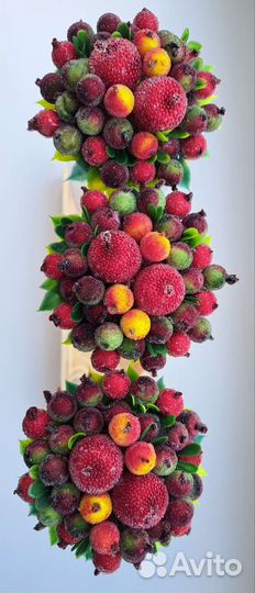 Банки стекло на деревянной подставке