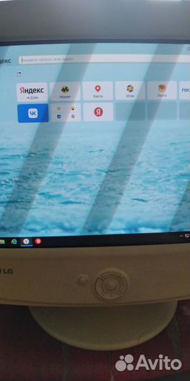 Монитор LG Studioworks 575N