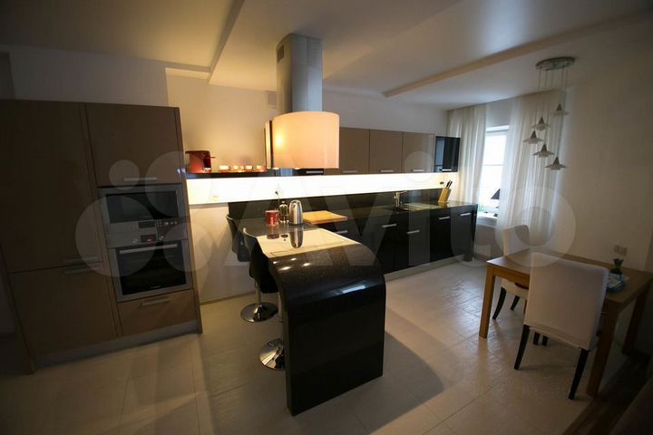 3-к. квартира, 100 м², 5/10 эт.