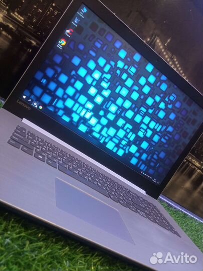 Большой ноутбук Lenovo 17.3