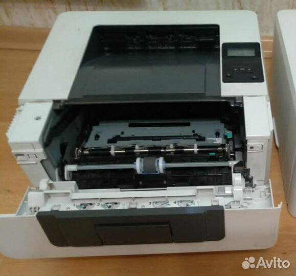 30 принтеров HP LJ PRO M402