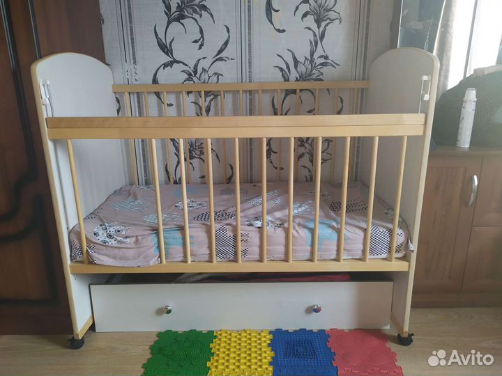 Детская кроватка