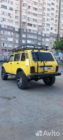 LADA 4x4 (Нива) 1.7 МТ, 2004, 90 000 км