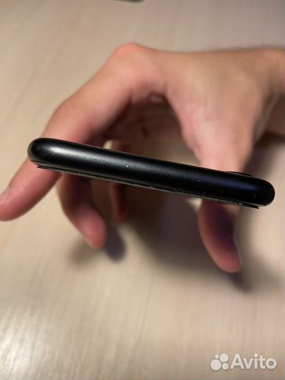 Телефон iPhone se 2020