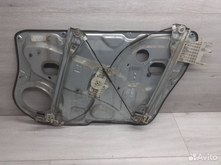 Стеклоподъемник передний левый Hyundai Genesis