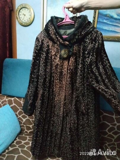 Зимнее пальто под каракуль